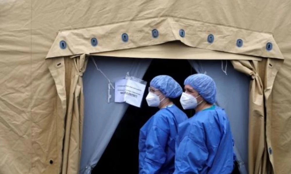 Τον Σεπτέμβριο το δεύτερο κύμα – Ο ρόλος των ασυμπτωματικών τουριστών